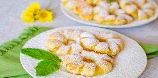 Puff di sfoglia con ananas e crema chantilly