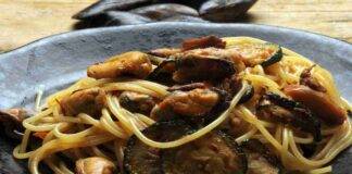 Spaghetti alla nerano con frutti di mare