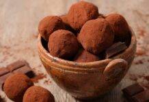 Palline al tiramisù e biscotti