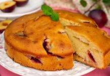 Torta allo yogurt con prugne