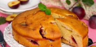 Torta allo yogurt con prugne