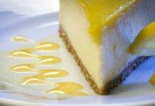 Torta al limone senza cottura | Una fresca idea per l’estate dessert alla frutta