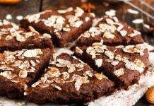 Torta cioccolato e mandorle | Un dessert gustoso e invitante Dolce cioccolato e mandorle