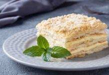 Torta di sfogliatine con crema chantilly