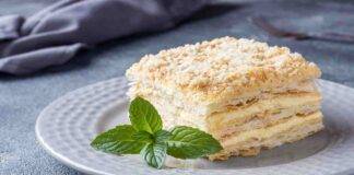 Torta di sfogliatine con crema chantilly