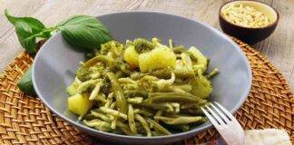 Pasta fredda con fagiolini e pesto