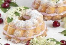mini tortine ai fiori di sambuco e crema al mascarpone e ciliegia