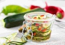 Zucchine secche, un contorno genuino pronto in tavola ucchine sott'olio essiccate