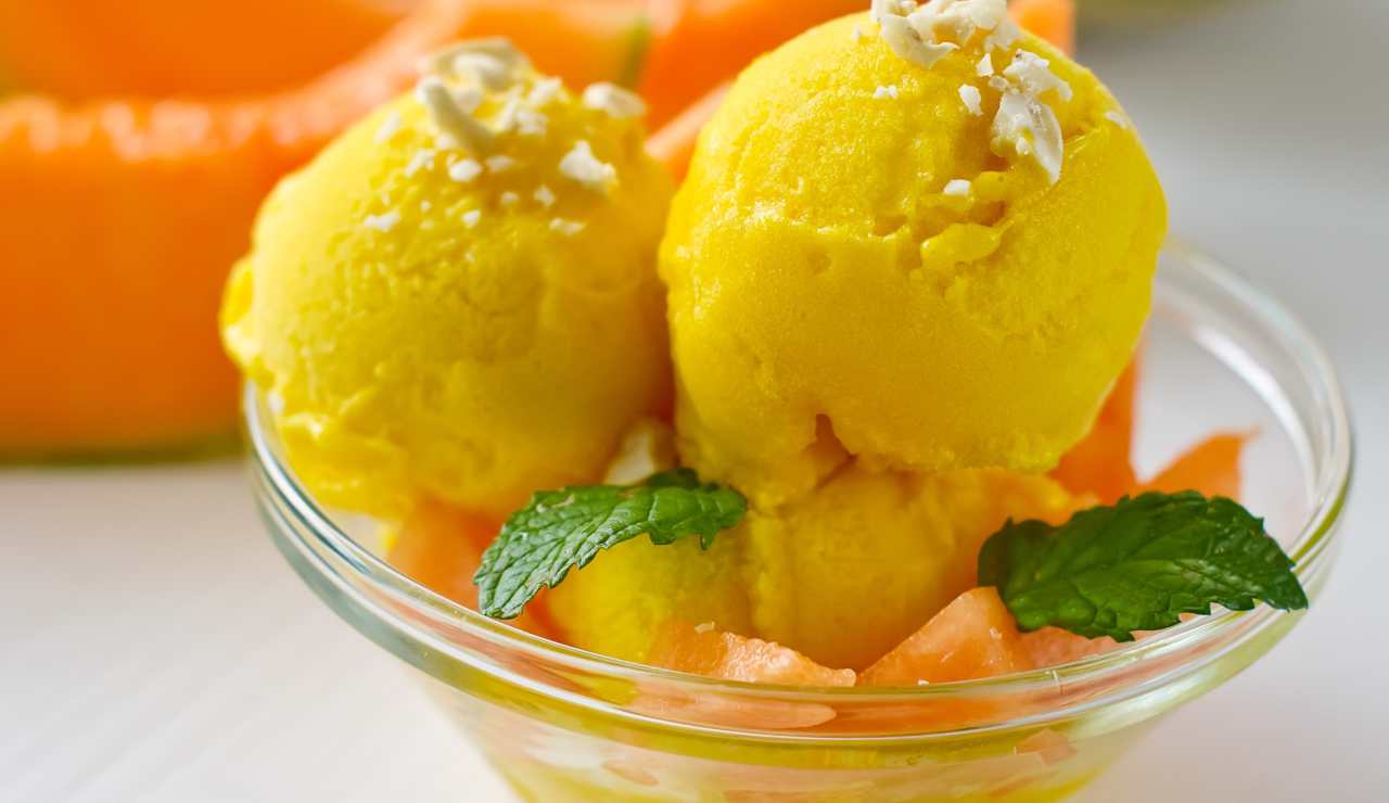 Bocconcini di gelato melone e mango