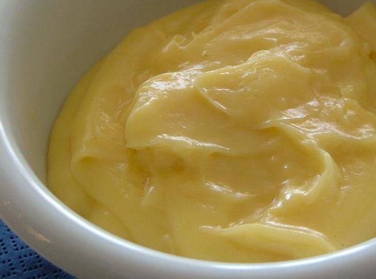 Ciambellone yogurt e crema pasticcera al limone FOTO ricettasprint