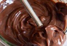Crema mascarpone e nutella senza cottura, dessert al cucchiaio veloce Mousse cioccolato e formaggio