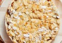 Dolce con frutta e agrumi