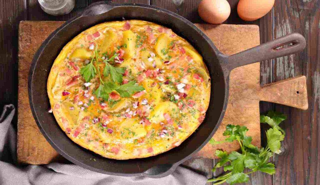 Frittatine di patate speck e provola | la cenetta che piacerà a tutti