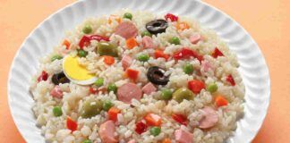 Insalata di riso con wurstel di zia Rosa La ricetta facile e veloce