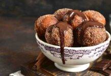 Palline di ricotta con cannella e cuore al cioccolato