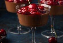 Panna cotta al cioccolato con ciliegie