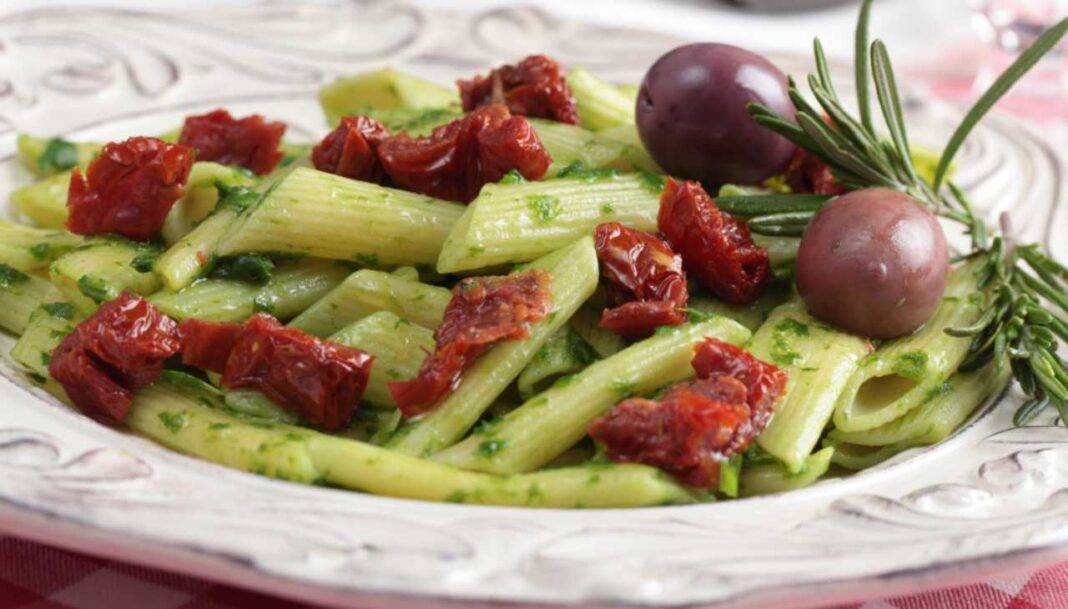 Pasta Fredda Con Pomodori Secchi E Olive