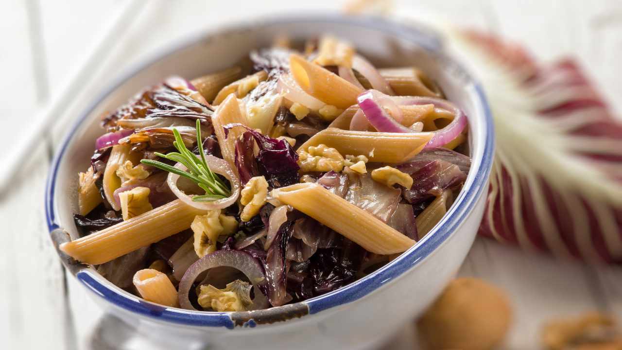 Pasta fredda con radicchio