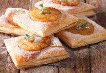Quadrotti sfogliati con crema pasticcera e ananas