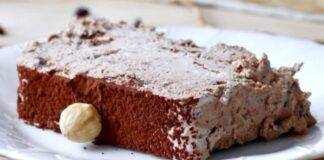 Dolcino fresco con cioccolato e frutta secca