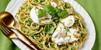 Spaghetti piselli e burrata AdobeStock