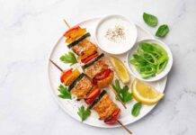 spiedini salmone verdure ricetta FOTO ricettasprint