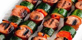 spiedini zucchine salsiccia ricetta FOTO ricettasprint