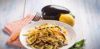 Trofie fredde al limone con melanzane e salmone