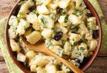 Insalata cremosa fredda di patate | Contorno in 10 minuti