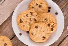 Biscotti con gocce di cioccolato