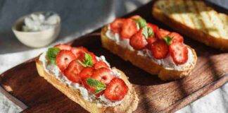 bruschetta fragole robiola ricetta FOTO ricettasprint