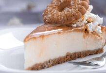 Cheesecake al biscotto e caramello | Fresca facilissima e velocissima