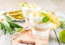 Coppetta con yogurt ananas e cereali