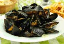 Cozze ubriache | la ricetta di un contorno sorprendente Cozze alla Belga