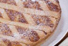 Dolce con frutta estiva