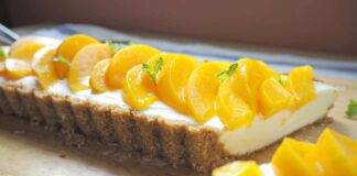 Crostata con ricotta e albicocche