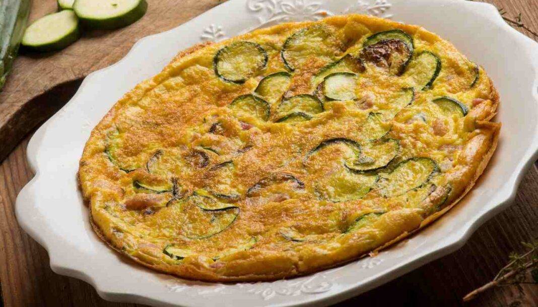 Frittata di zucchine in padella | Finger food invitante e semplicissimo