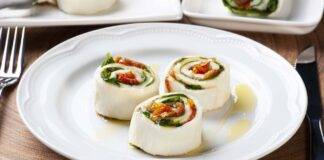 Involtini di mozzarella con pomodori