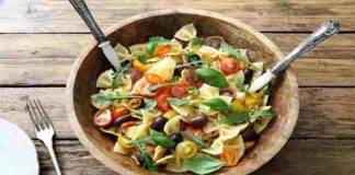 Insalatona di farfalle con vinaigrette