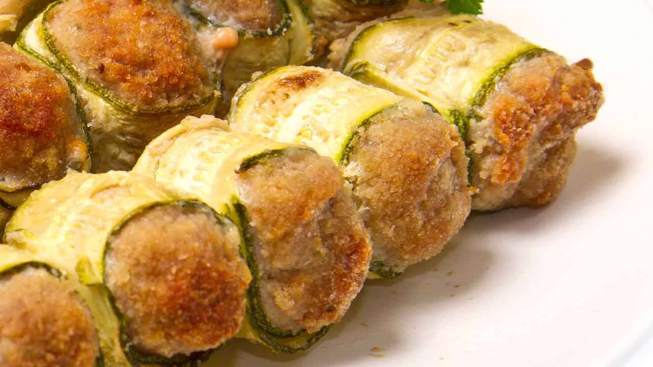 Zucchine e salsiccia al forno