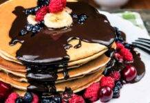 Dolcetti con frutta e cioccolato