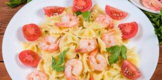 Piatto unico con crostacei e verdure