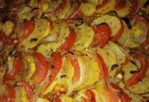 Patate al forno con cipolla e pomodori