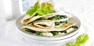 Piadine light robiola e spinaci AdobeStock