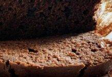 Plum-cake cheto con cioccolato fondente e ricotta, leggero e buono Dolce al cioccolato e ricotta low carb