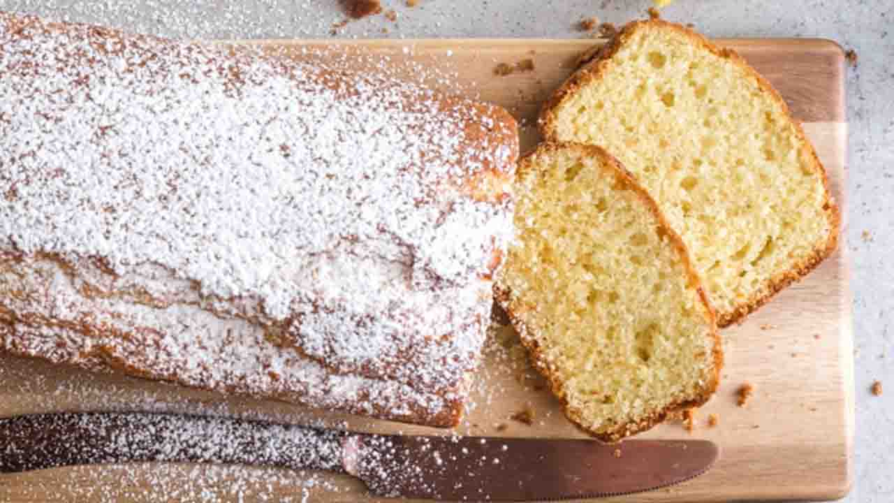 Dolce keto al succo di limone e cocco