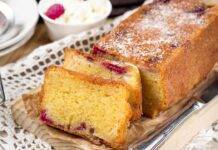 Plumcake ricotta e lamponi | Una torta che mette d’accordo a colazione Torta ricotta e lamponi