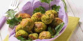 Polpette di ceci e asparagi in friggitrice ad aria