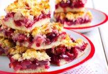 crumble di ciliegie con mandorle