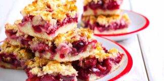 crumble di ciliegie con mandorle